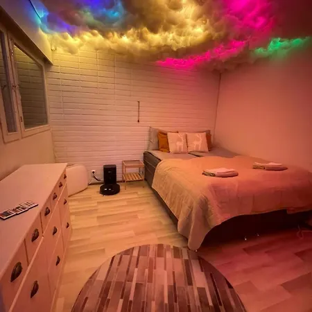 아파트 Spacious For 1-4 People 로바니에미