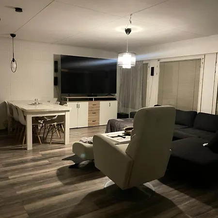 Huoneisto Spacious For 1-4 People *